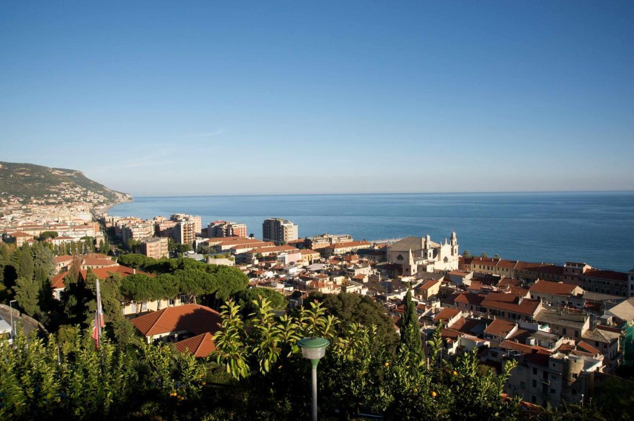 Cipriani 5 Rivieraholiday Пиетра Лигуре Екстериор снимка