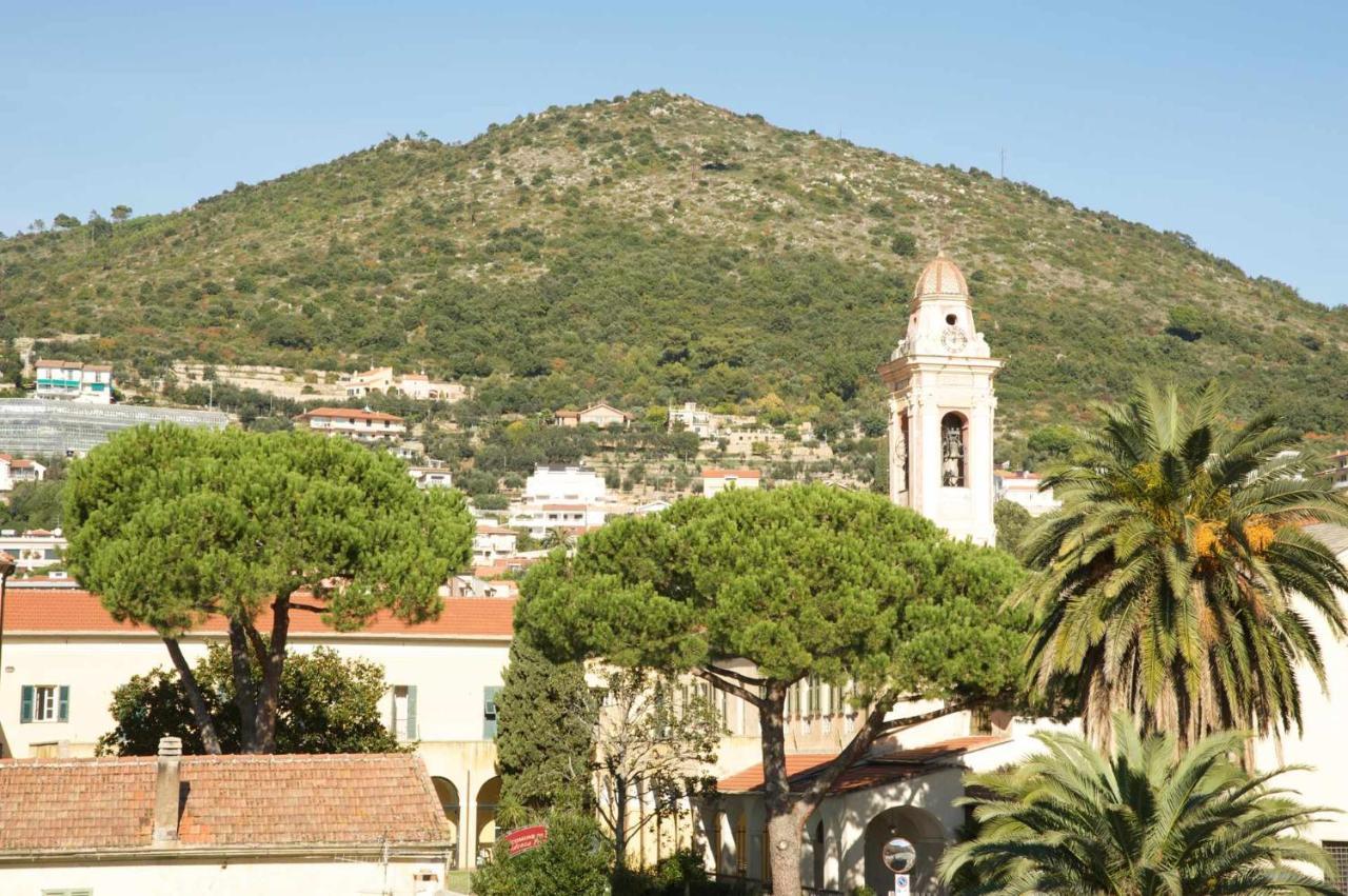 Cipriani 5 Rivieraholiday Пиетра Лигуре Екстериор снимка